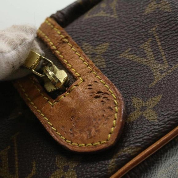 LOUIS VUITTON Monogram Trousse Patte Pression Cosmetic Pouch - Picture 5 of 15